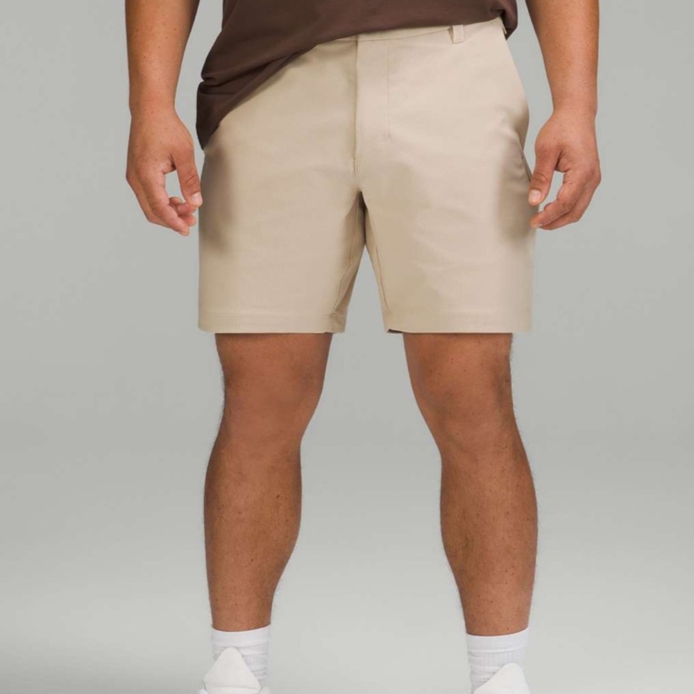 Lululemon Men’s Commission Classic-Fit in Trench